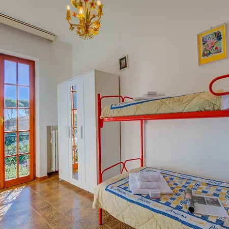 בית נופש Casa Maddalena Al Mare 600m From Sea - Happy