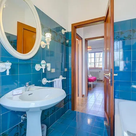 בית נופש Casa Maddalena Al Mare 600m From Sea - Happy *