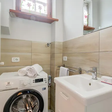 בית נופש Casa Maddalena Al Mare 600m From Sea - Happy