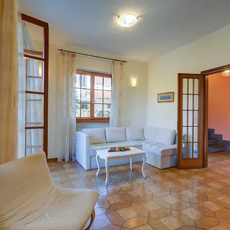 בית נופש Casa Maddalena Al Mare 600m From Sea - Happy *